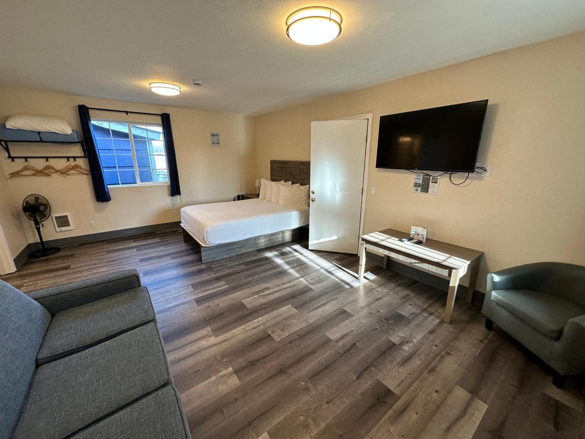Coastal Inn And Suites ロングビーチ エクステリア 写真