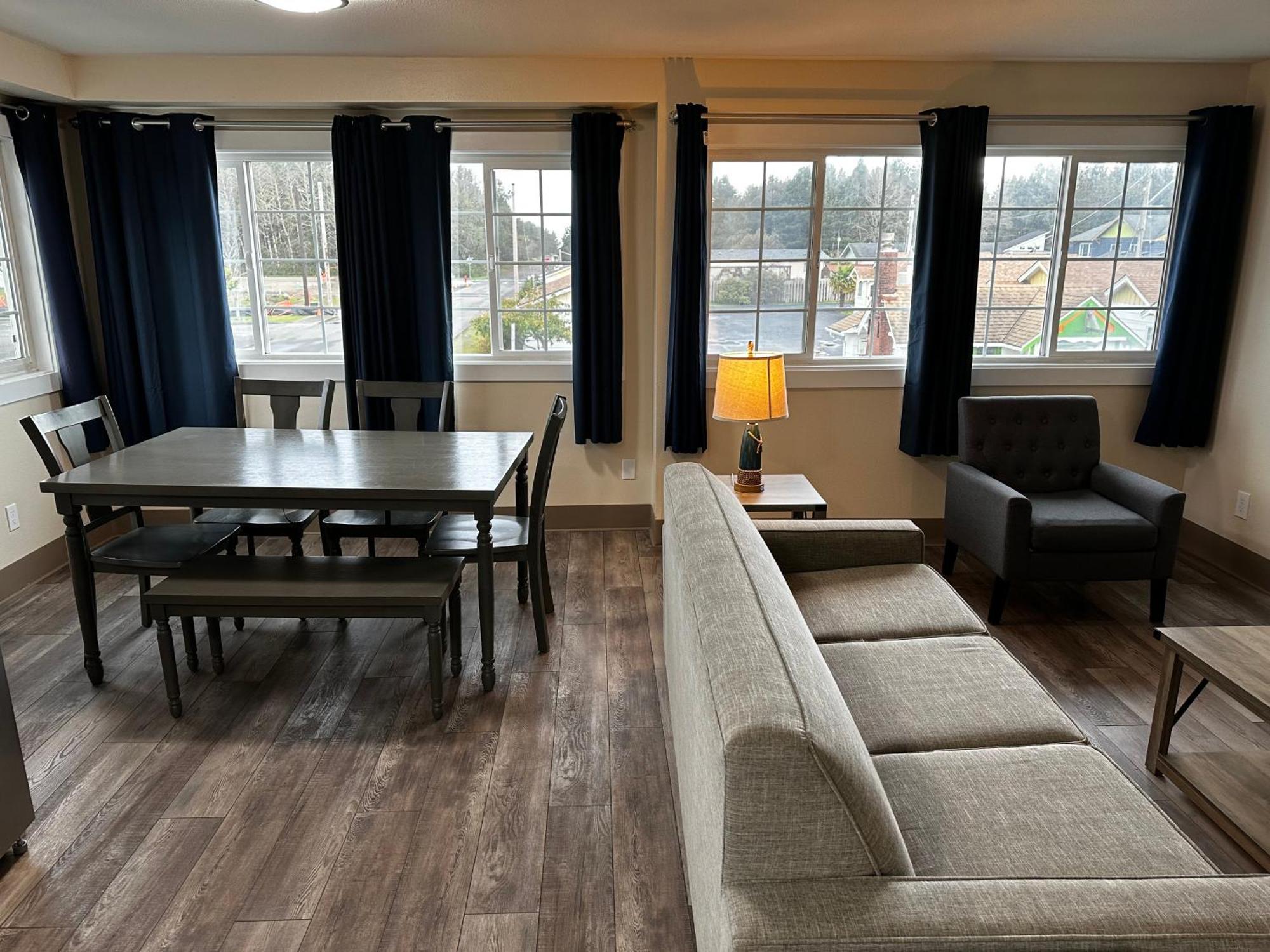 Coastal Inn And Suites ロングビーチ エクステリア 写真